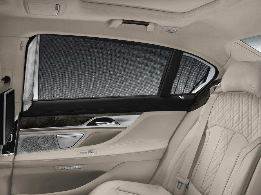 BMW 750Li xDrive 2015 года  (фото 14 из 41)